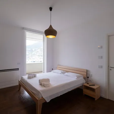Crescent Star Semesterbostad Salerno
